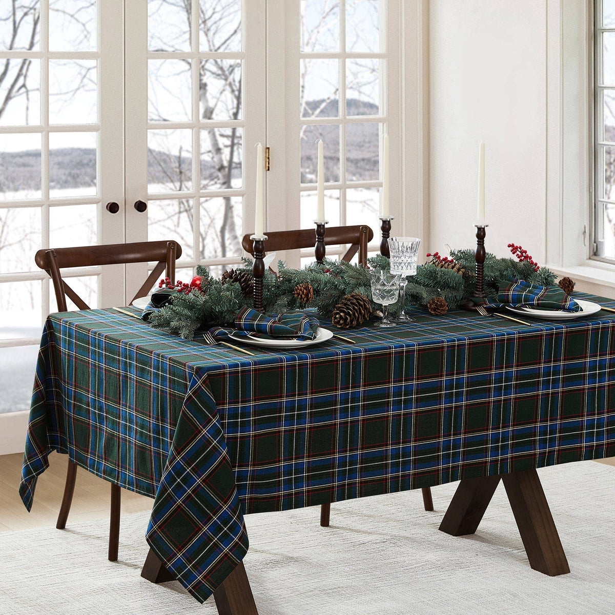 Stowe Tartan Holiday Plaid Tablecloth: Green / 60"x84" Rectangle