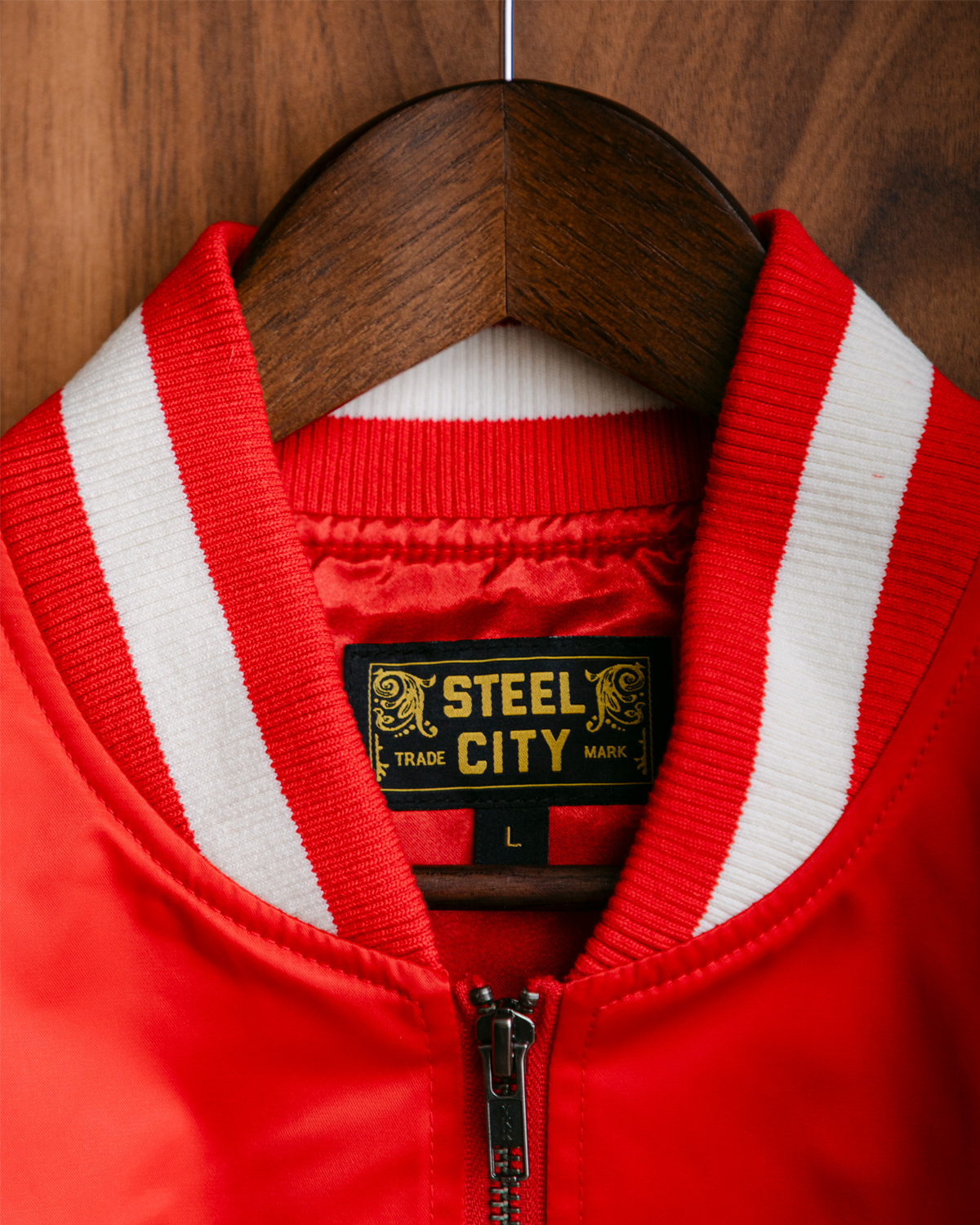 Eagle Dive Jacket: Black / L