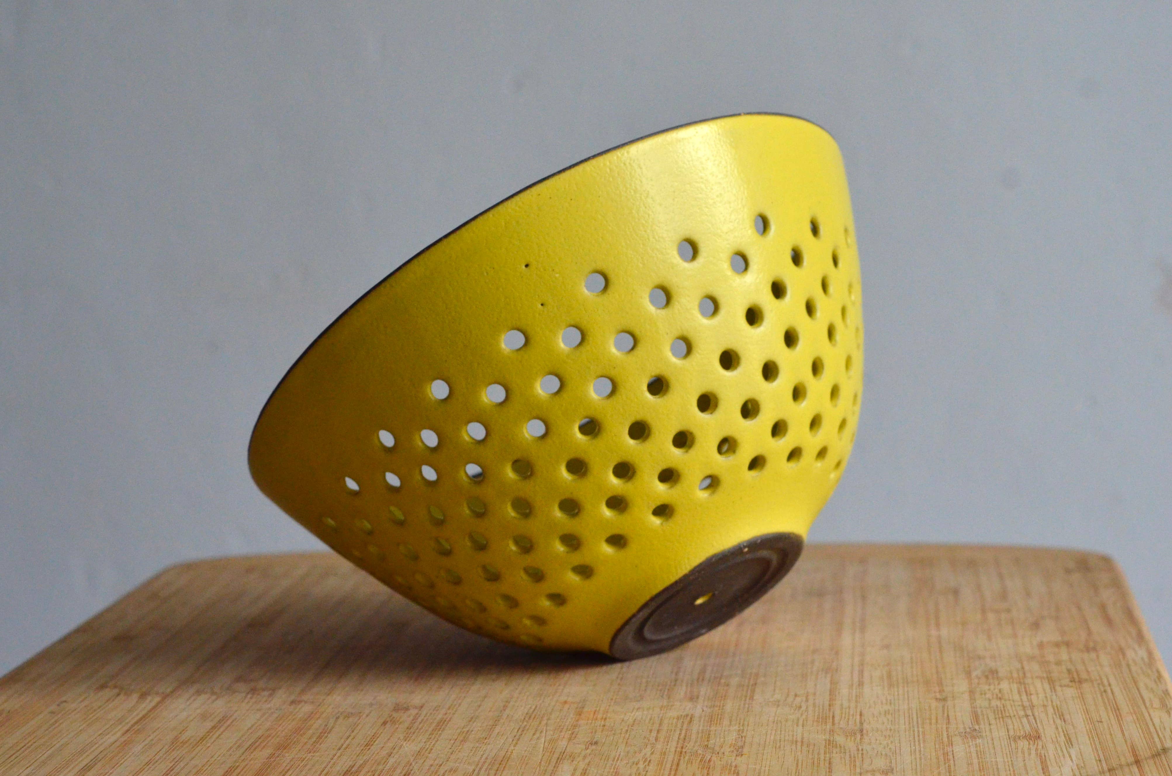 Berry Bowl or Colander - Yellow - 7 1/4x 3 1/2"
