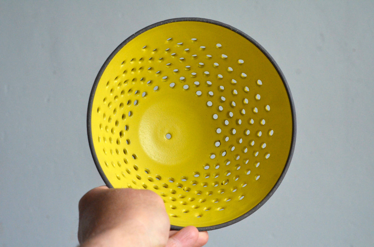 Berry Bowl or Colander - Yellow - 7 1/4x 3 1/2"