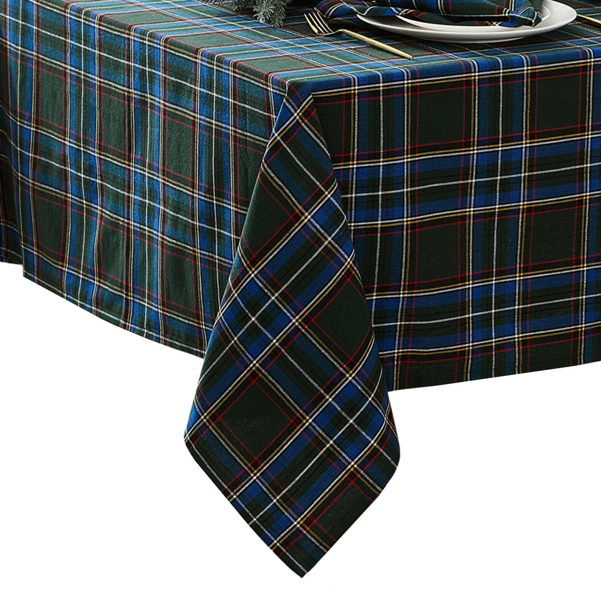 Stowe Tartan Holiday Plaid Tablecloth: Green / 60"x120"