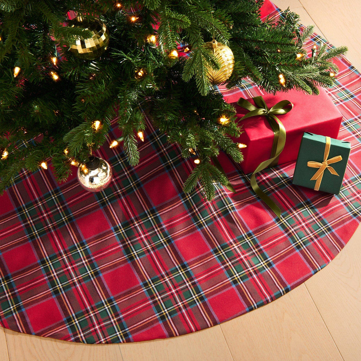Stowe Tartan Plaid Christmas Tree Skirt: Red