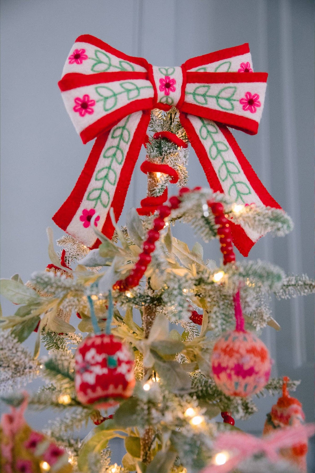 Bow Tree Topper: Red