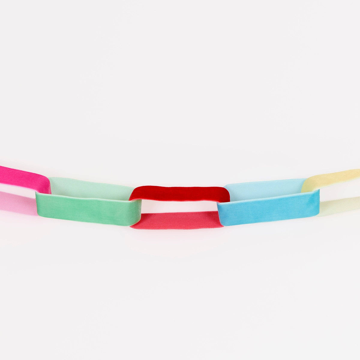 Bright Velvet Chain Link Garland