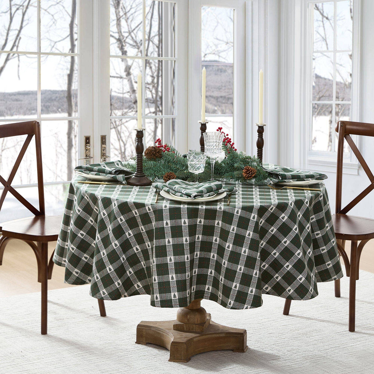 Sherwood Tree Cotton Tablecloth in Green, 70" Round