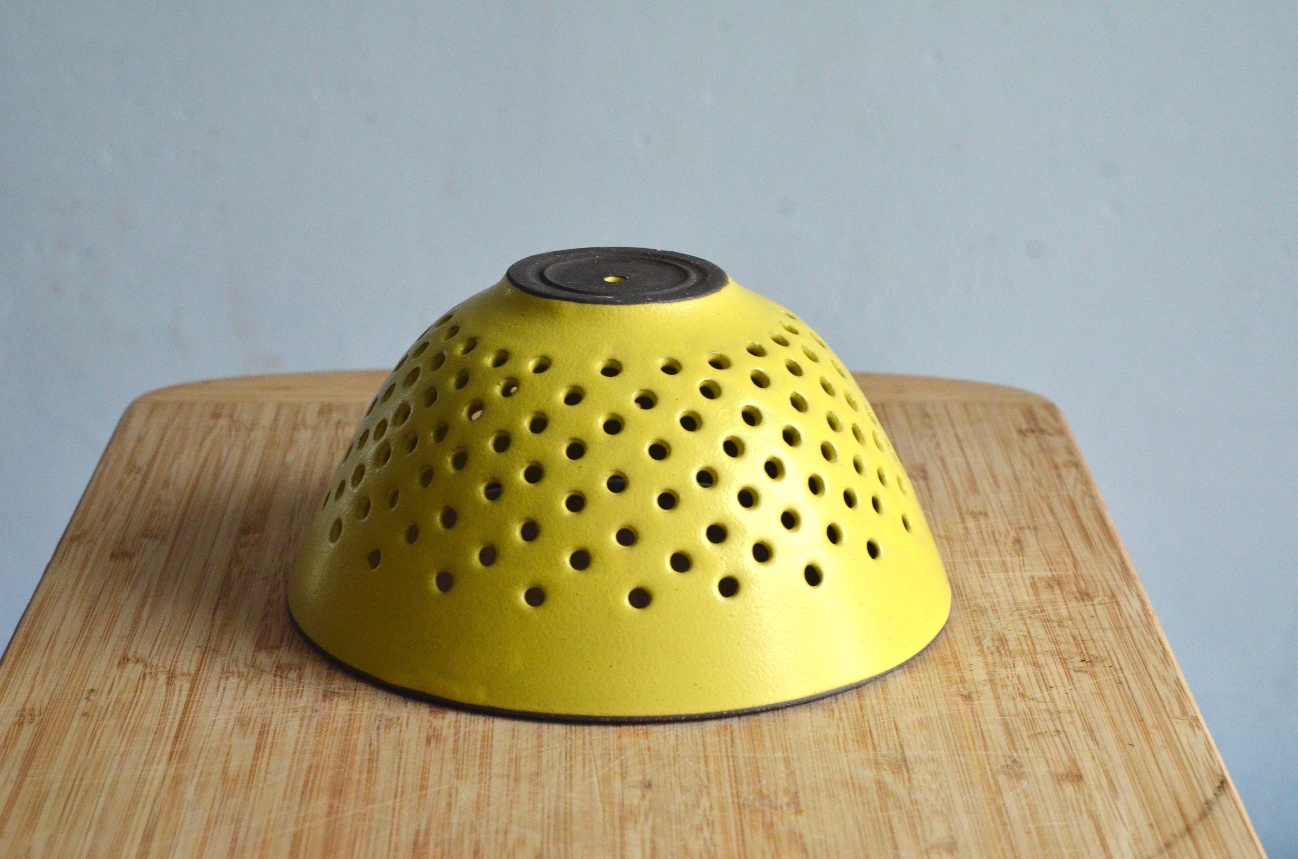 Berry Bowl or Colander - Yellow - 7 1/4x 3 1/2"