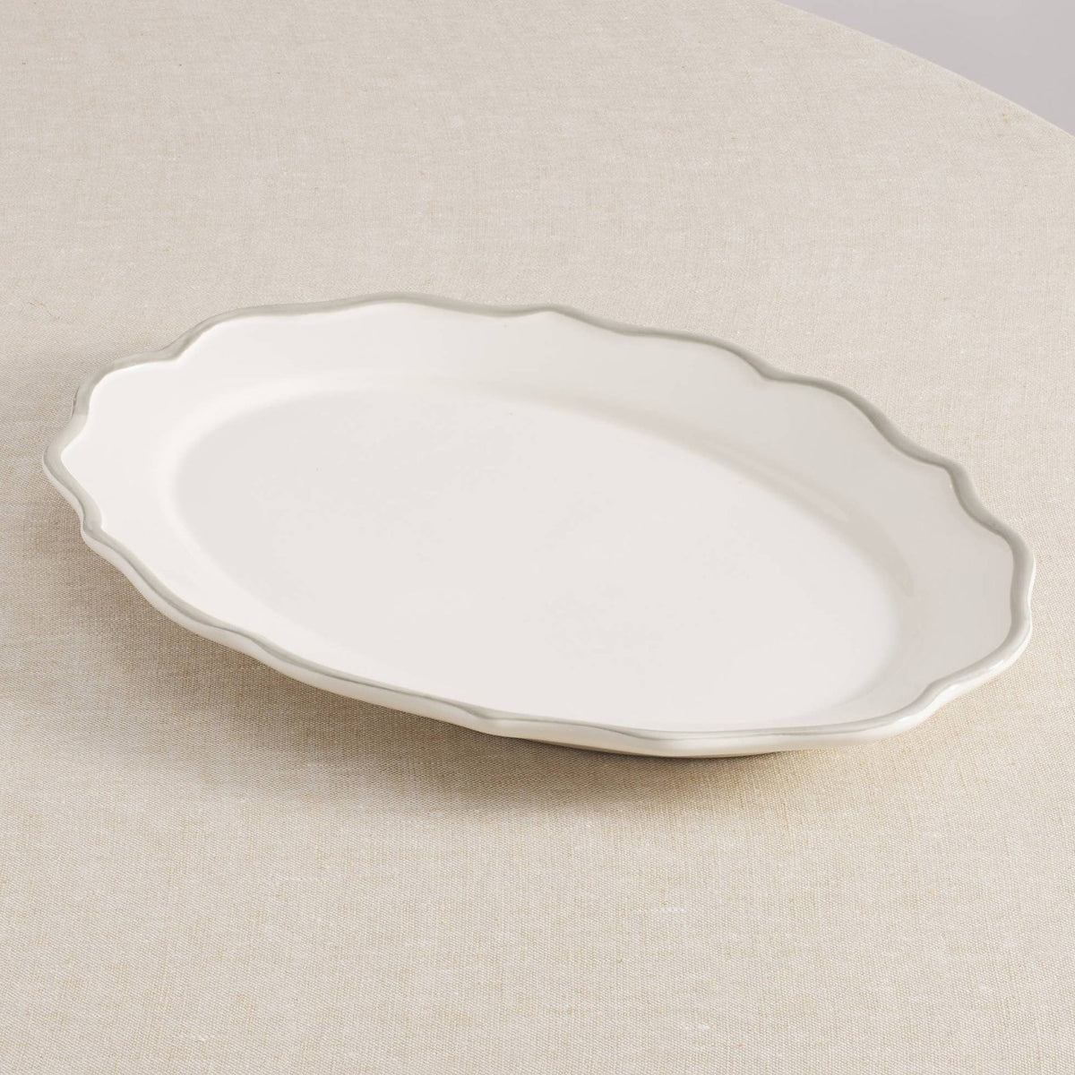 Sylvia Hand-Painted Oval Platter 15,5''